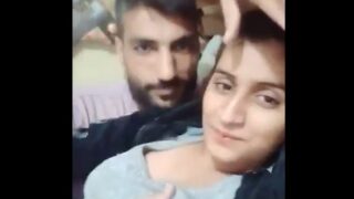 Viral Pakistani Couple Leaked MMS Video