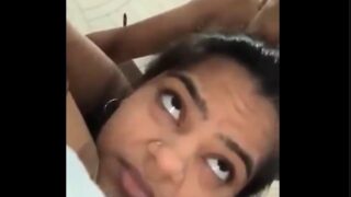 Delhi NRI girl fucking in oyo hotel room sex video